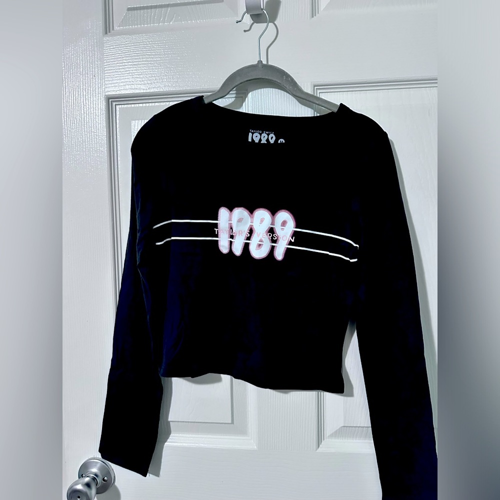 NWT Taylor Swift 1989 Long Sleeve Cropped Shirt